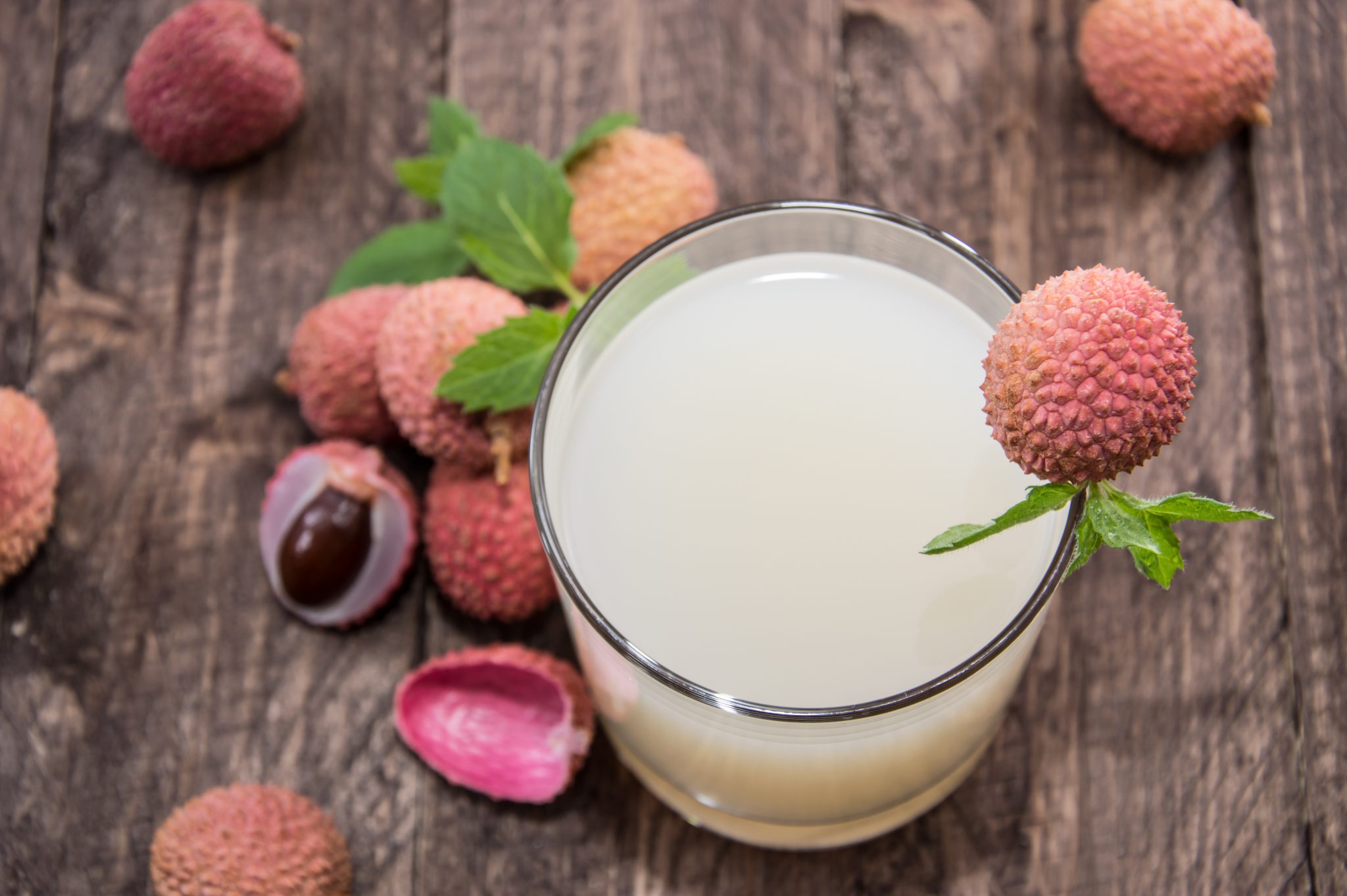 Lychee Martini Azu ia Tequila empress-gin-and-lychee-gimlet-cocktail-recipe-lychee-cocktail